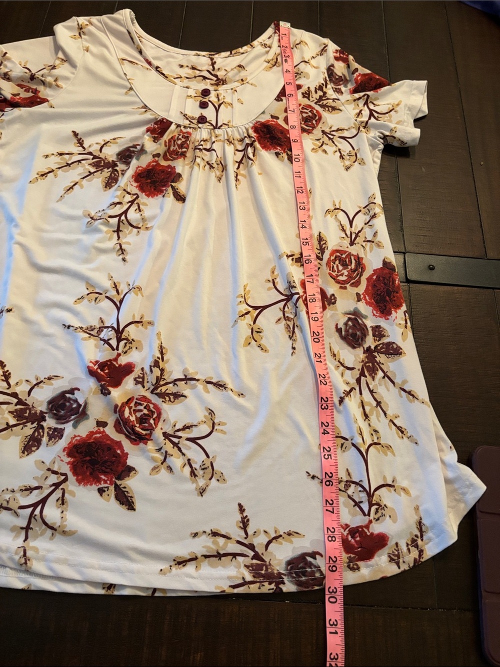 Women’s White Floral Short-Sleeve Tunic Top - Red Rose Print - Picture 7 of 8
